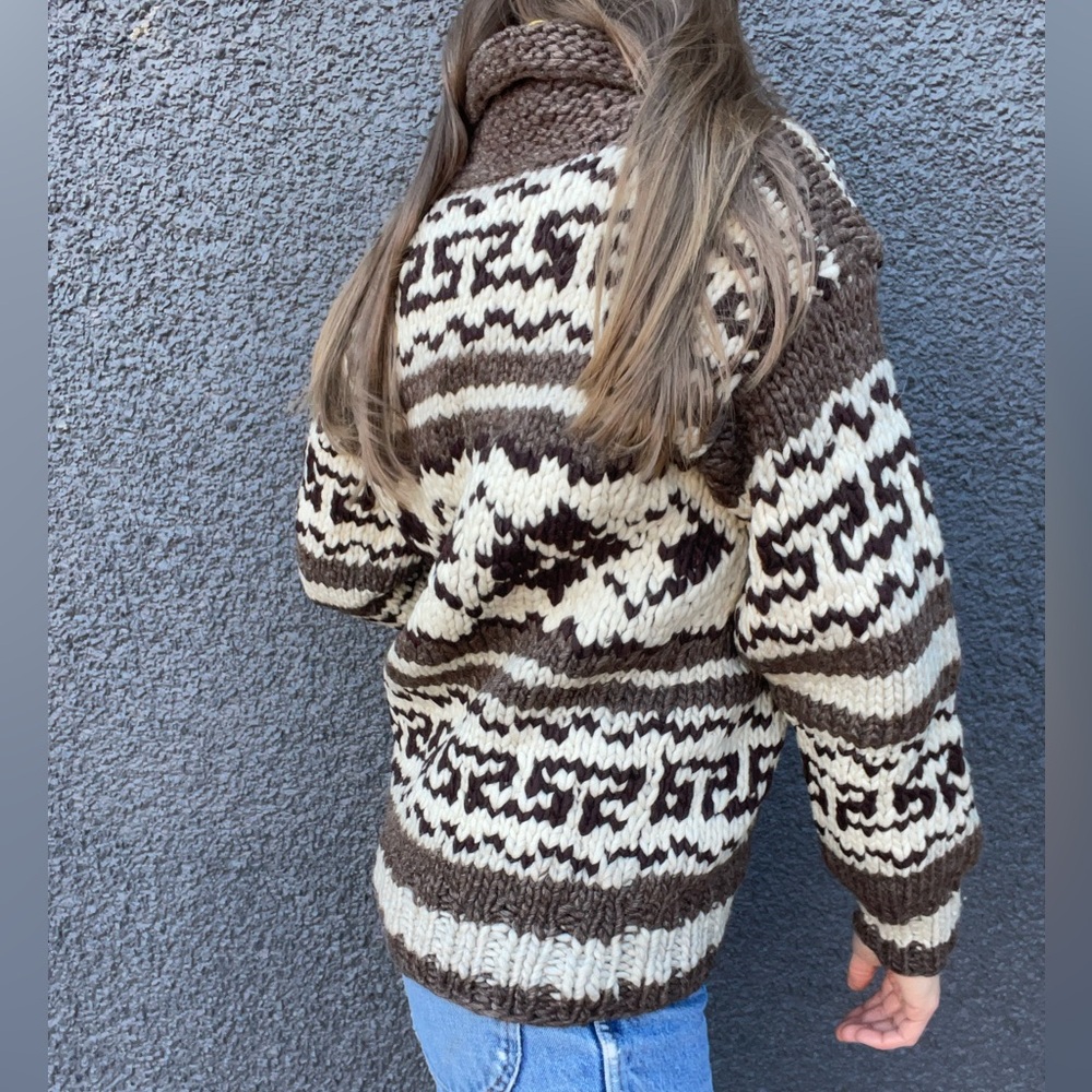 Hand Knit Cowichan Style 100% Wool Vintage Sweater - Picture 3 of 8